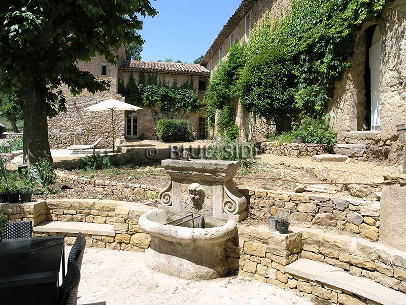 EXCEPTIONAL DOMAIN IN PROVENCE 6